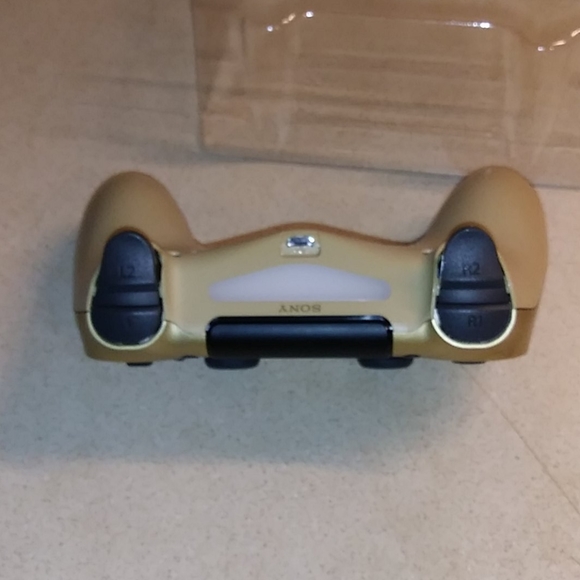 Ps4 controller - Picture 4 of 4